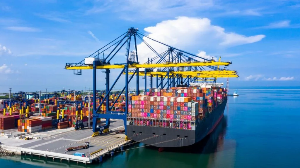 How long does shipping from China to Italy take